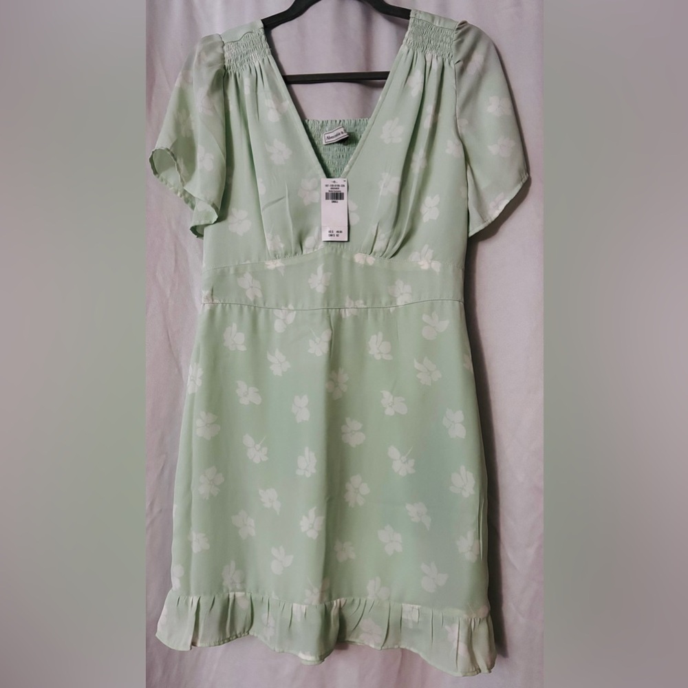 Mint Green Floral Abercrombie & Fitch Woman’s small dress